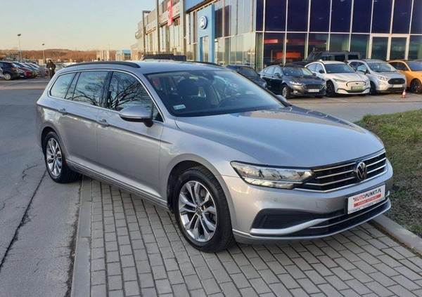 Volkswagen Passat cena 102900 przebieg: 70044, rok produkcji 2020 z Kraków małe 172